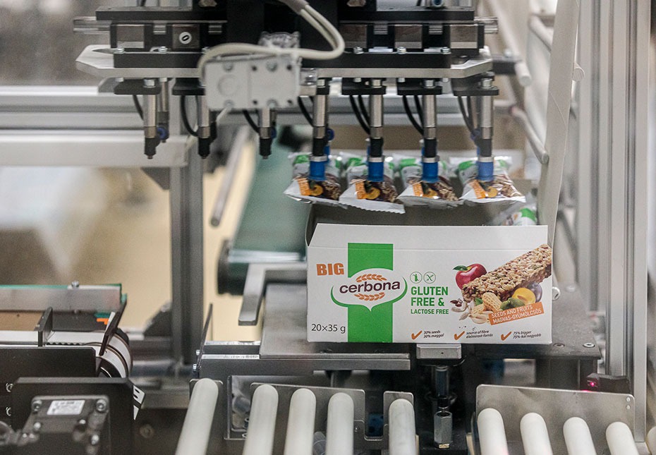 Új időknek új szeletei: korszerűsítettük a szeletsorunkat, és modernizáltuk a csomagológépünket. Piacra léptünk egyedi fejlesztésű zabszeleteinkkel, valamint glutén-és laktózmentes müzliszeleteinkkel és müzlijeinkkel.